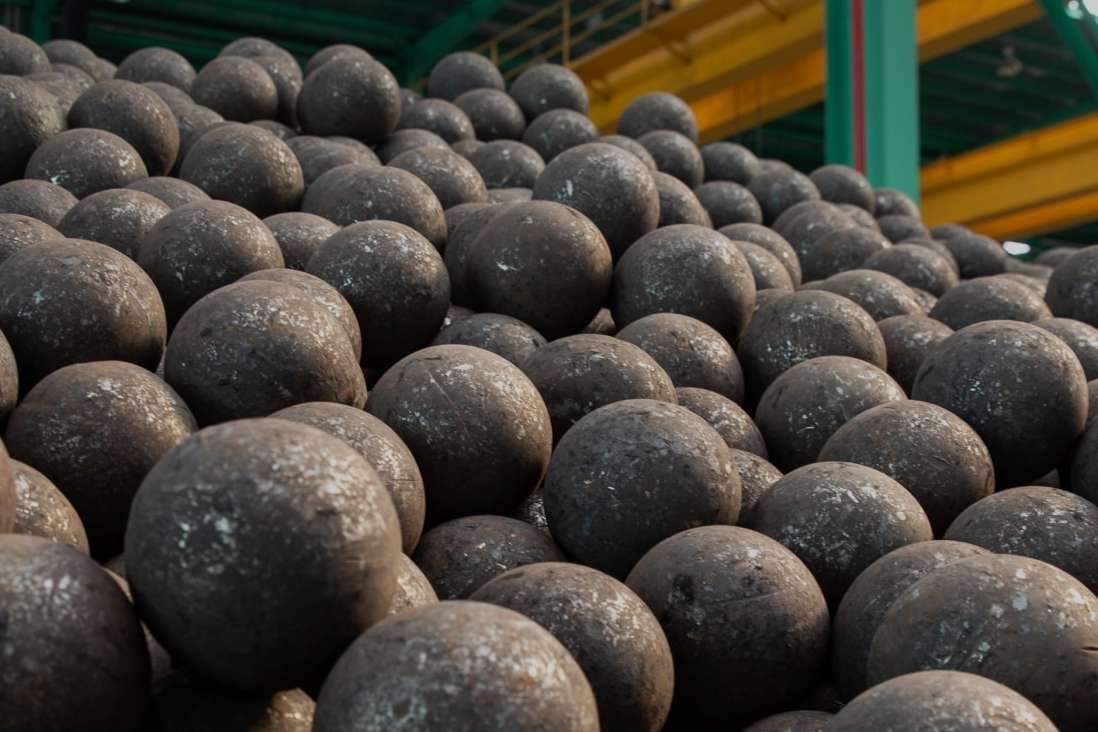 Hot rolled and forged wear-resistant steel balls